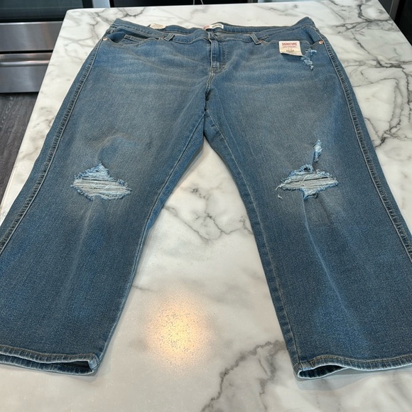 Levi’s Waist 24” rise 12 “ inseam 26” Signature, high-rise straight leg - Picture 5 of 13